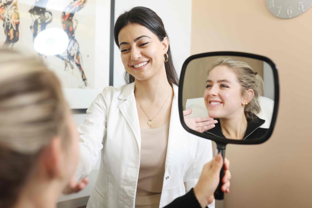 Consultation assessment with mirror