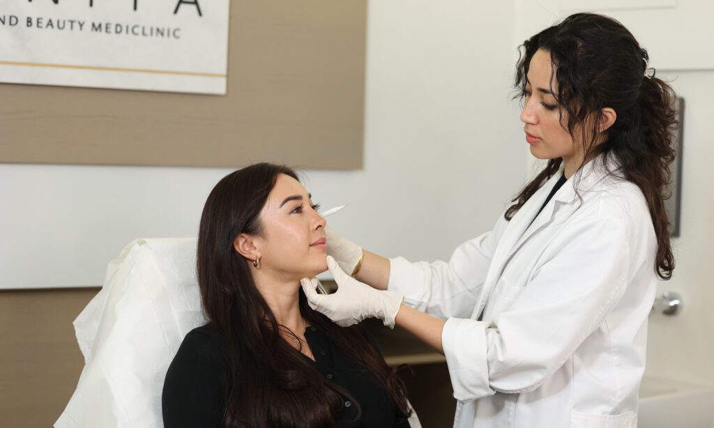 dr shahd with a patient at Omniya